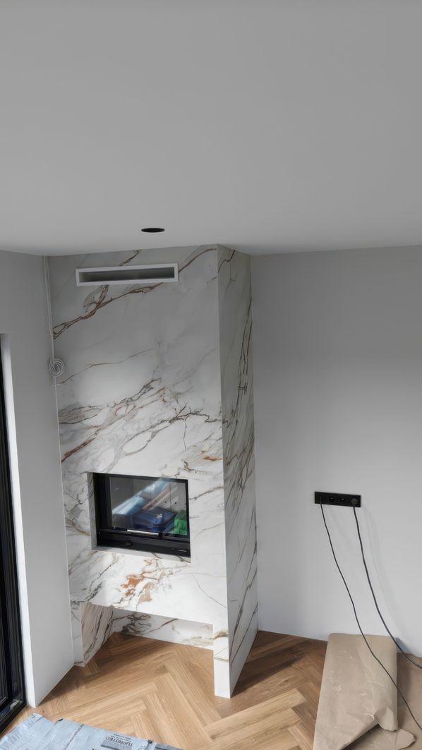 Nuovo Corso Light Red Calacatta — 2
